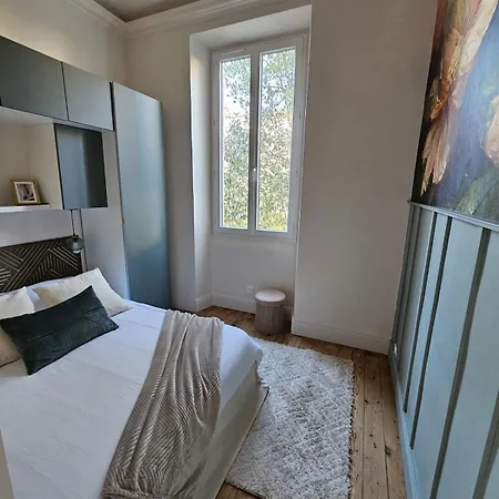 L'elegant Hyerois Apartment Hyeres